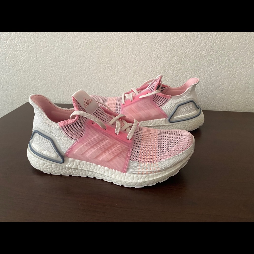 ADIDAS UltraBOOST 19 Wmns Size 10 'True Pink'